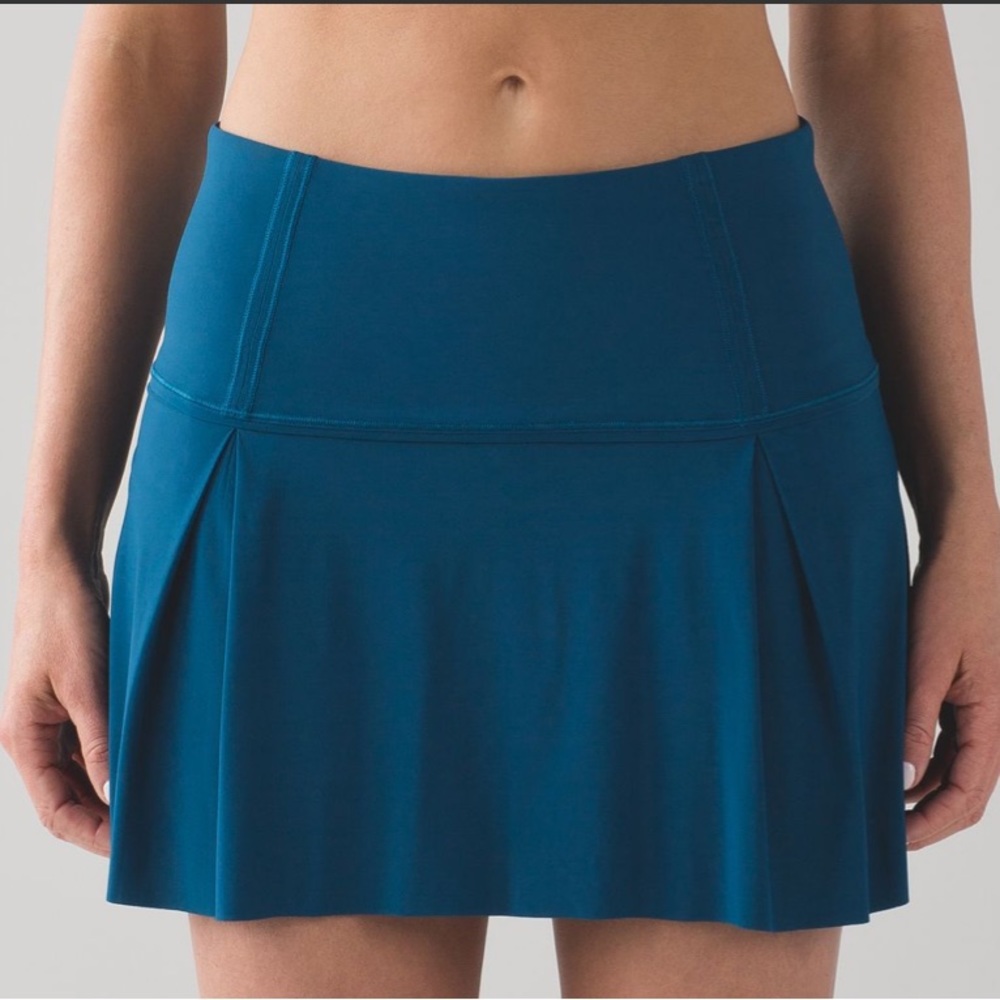 EUC - Lululemon Lost In Pace Skirt - Size 4